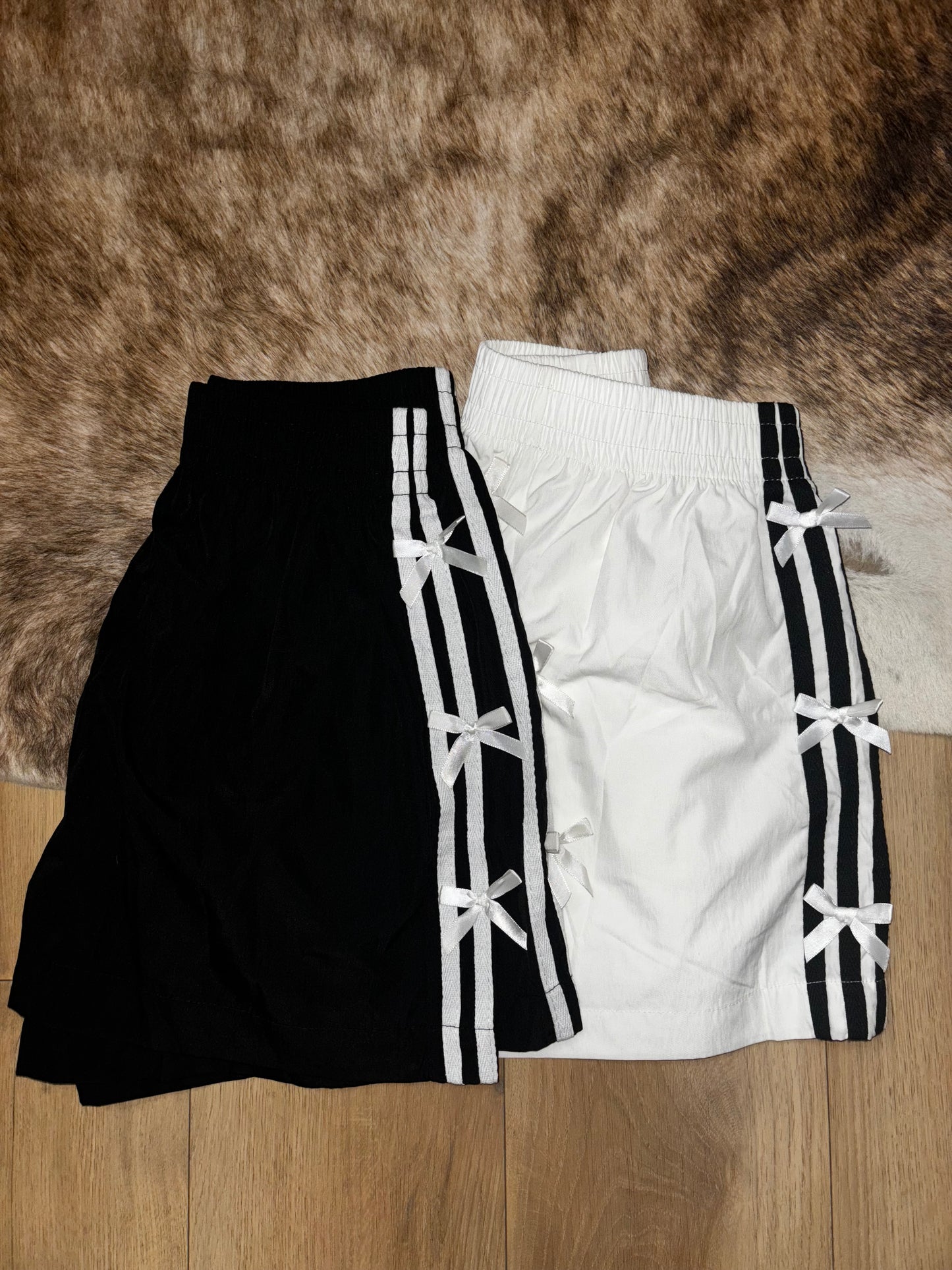 The Bow Athletic Shorts In Black